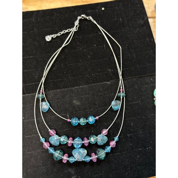 Multi-Layered Beaded Jewelry Set With Necklaces (napier too) Earrings & Turquois - Picture 6 of 16